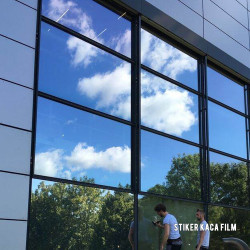 Stiker Kaca